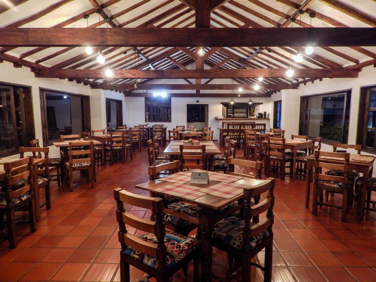 Hotel Meson De Los Virreyes บียาเดเลย์บา ภายนอก รูปภาพ