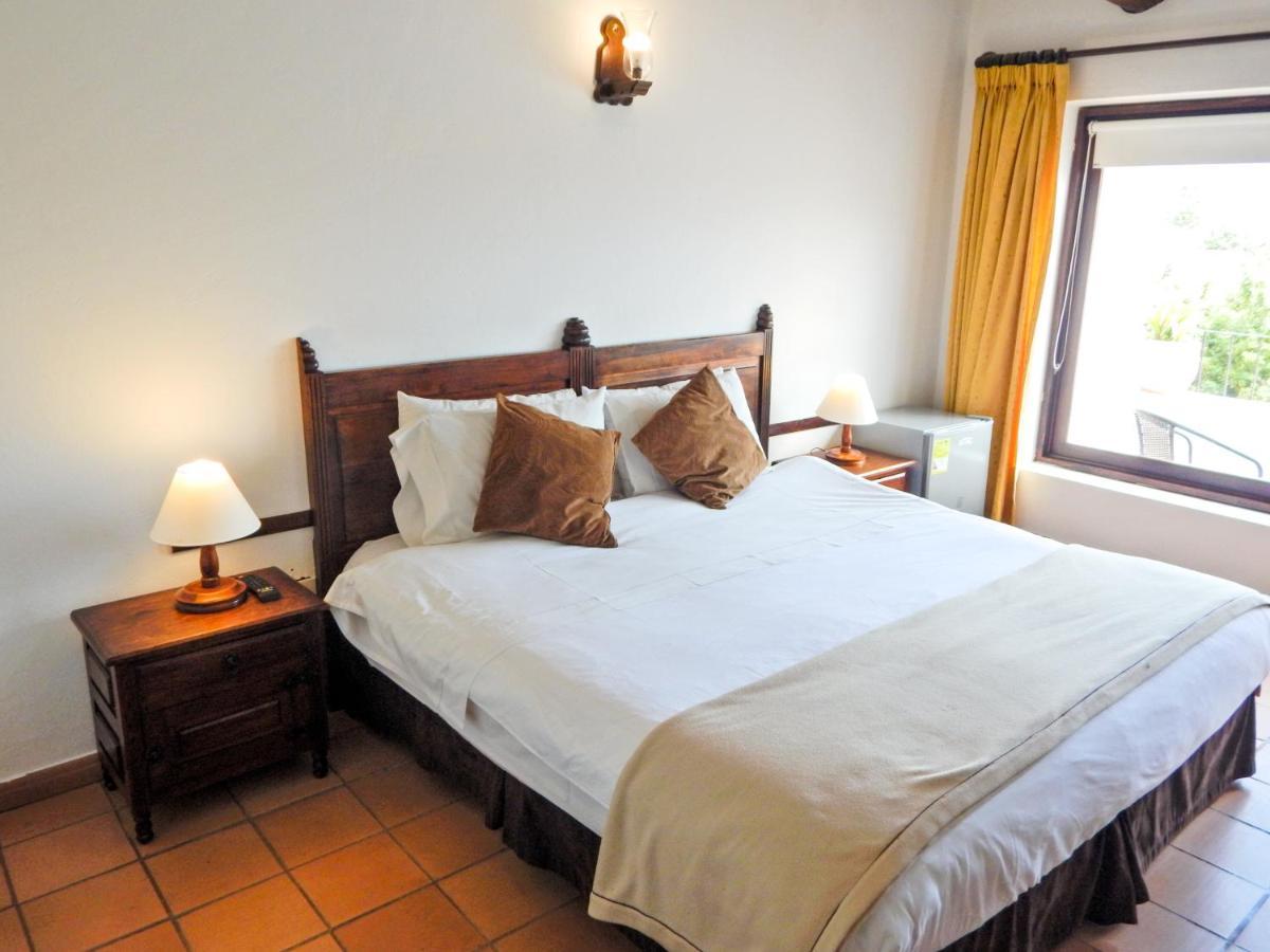 Hotel Meson De Los Virreyes บียาเดเลย์บา ภายนอก รูปภาพ