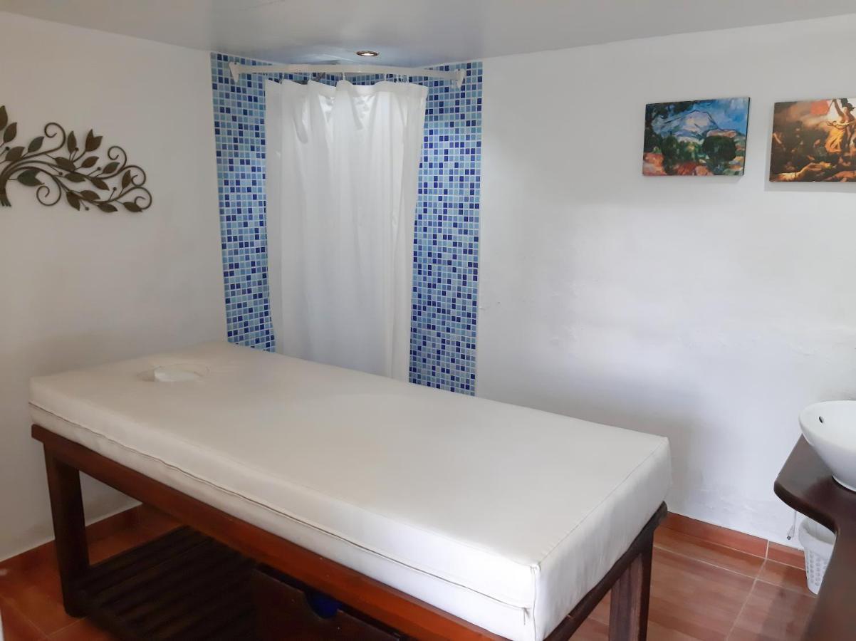 Hotel Meson De Los Virreyes บียาเดเลย์บา ภายนอก รูปภาพ