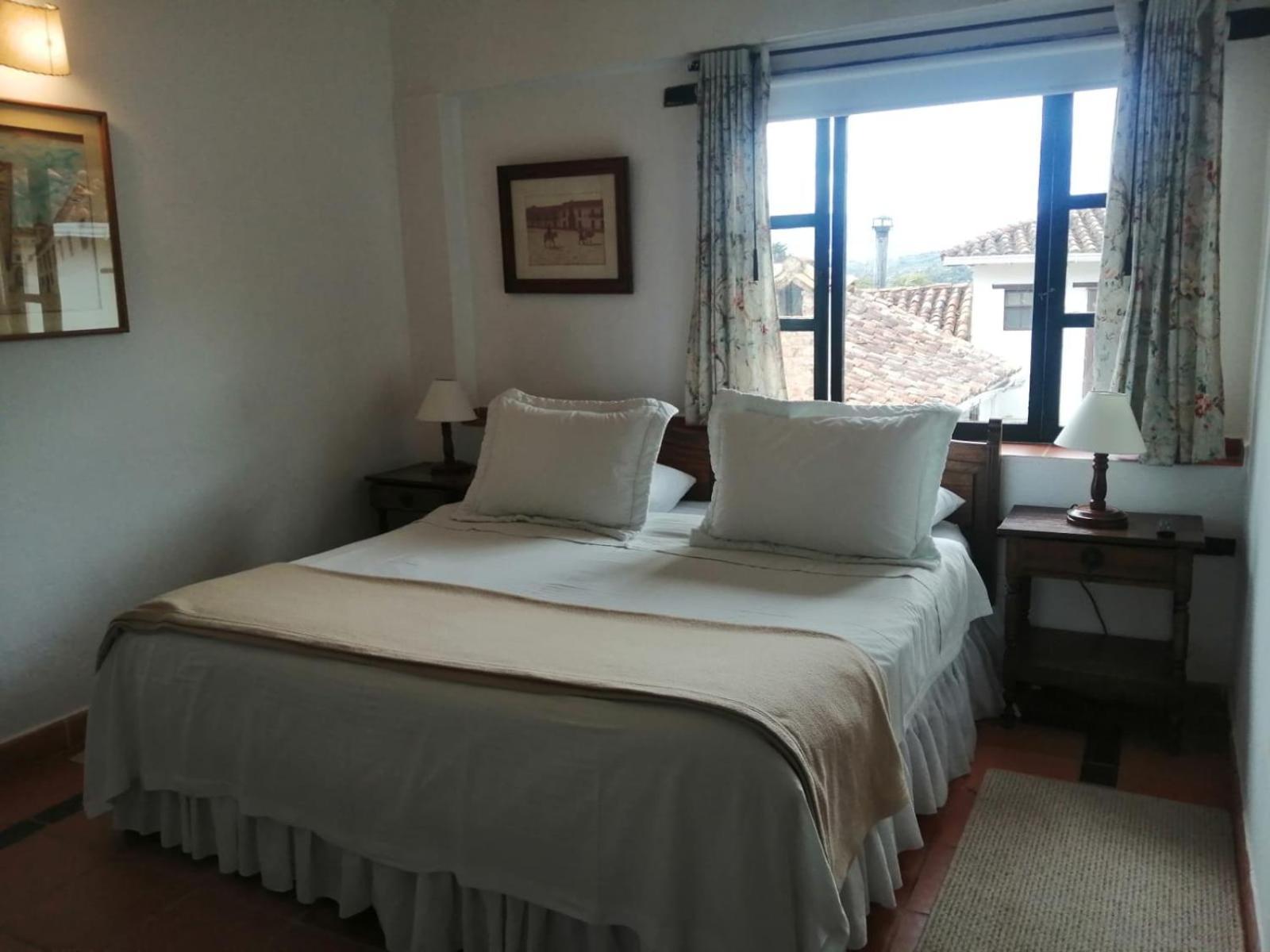 Hotel Meson De Los Virreyes บียาเดเลย์บา ภายนอก รูปภาพ