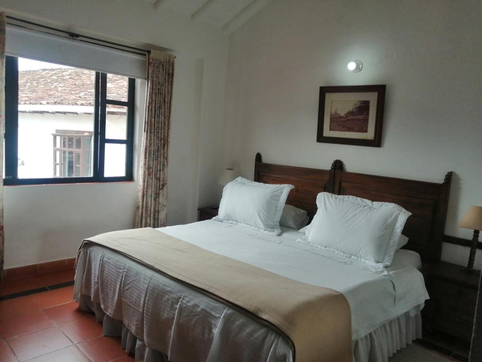 Hotel Meson De Los Virreyes บียาเดเลย์บา ภายนอก รูปภาพ