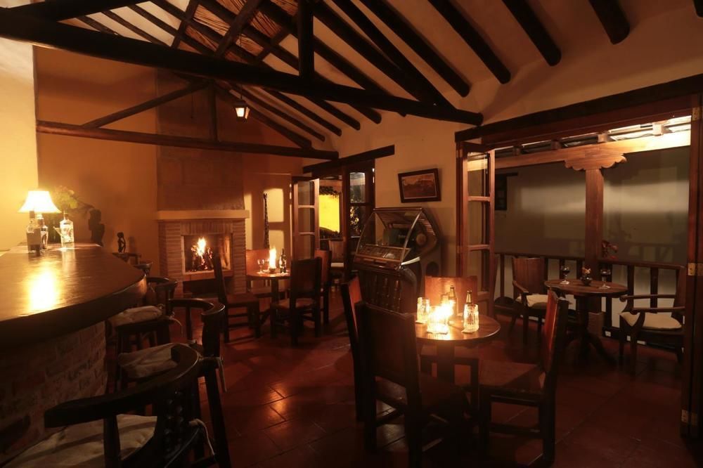 Hotel Meson De Los Virreyes บียาเดเลย์บา ภายนอก รูปภาพ